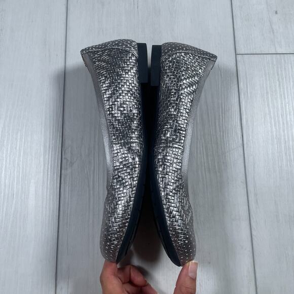 Vionic Women's 7.5 Anita Silver Woven Comfy Ballet Flats Slip On - Picture 6 of 9